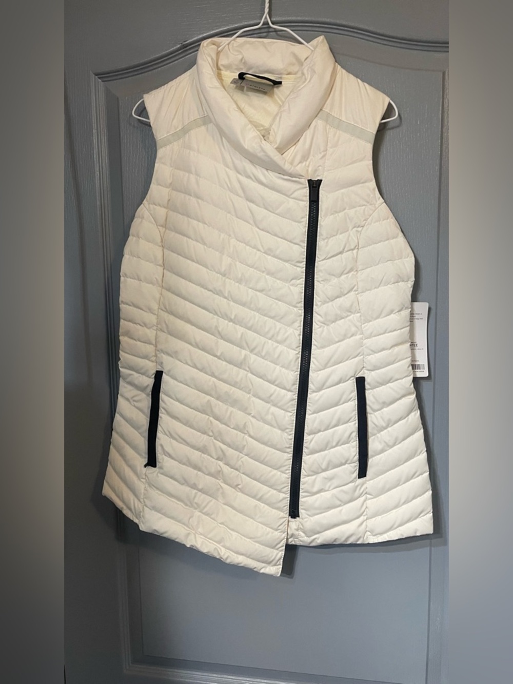 Athleta Cream Quilted Sleeveless Puffer Vest with Asymmetric Zip